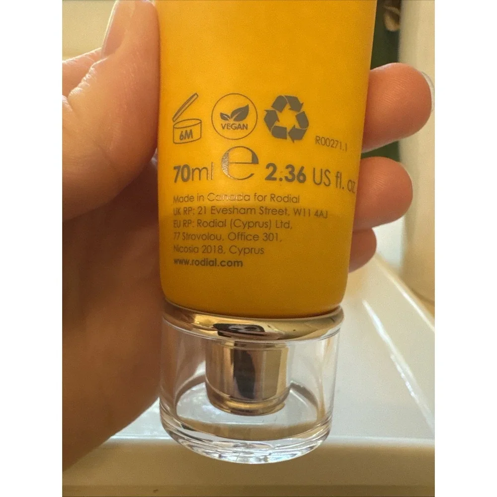 Rodial Vit C Papaya Enzyme Scrub Brighten and Renew - 2.36‎ fl oz (70ml) 1 Count